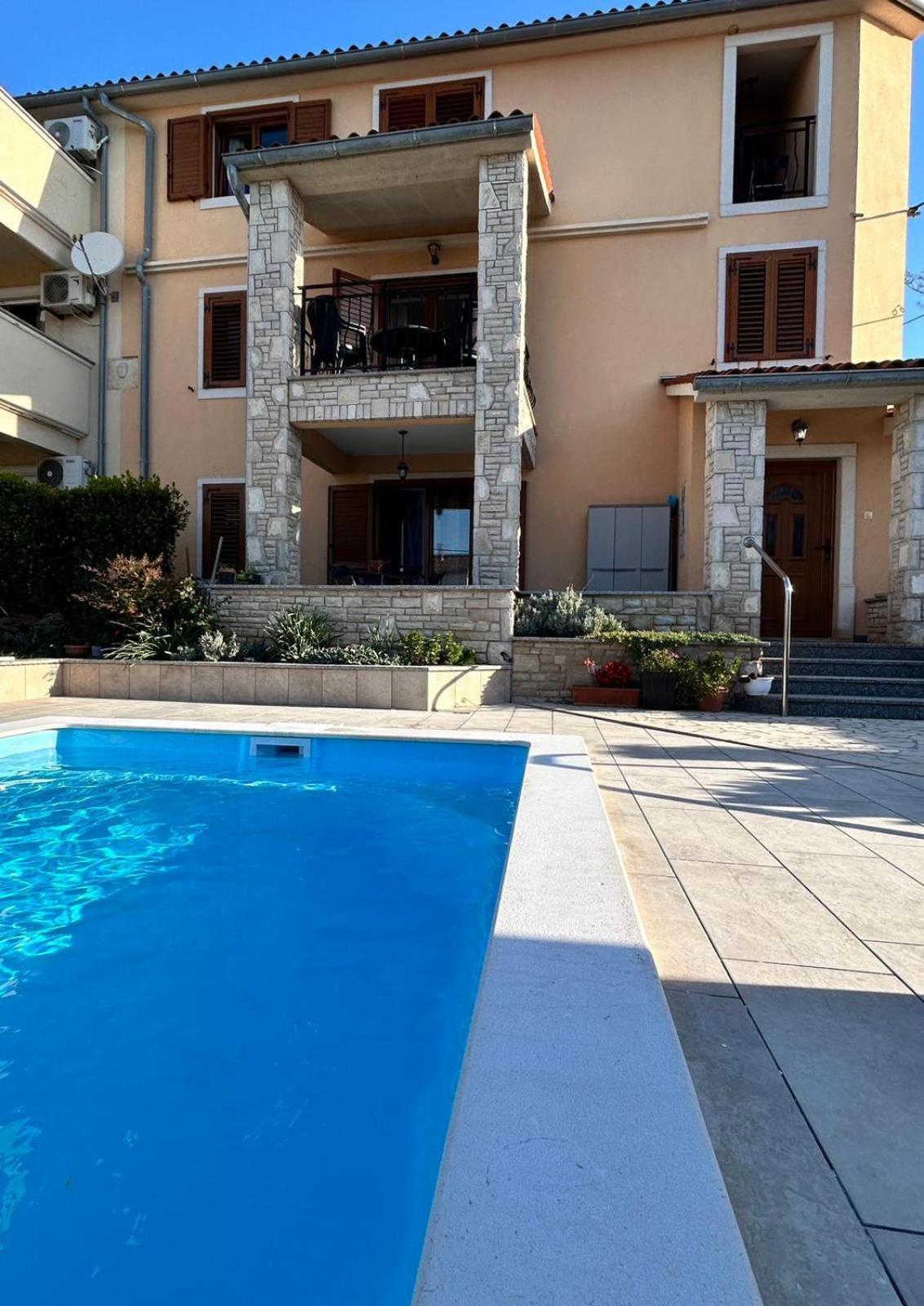 Villa Krasa Sea View Apartmants With Pool Ližnjan Zewnętrze zdjęcie