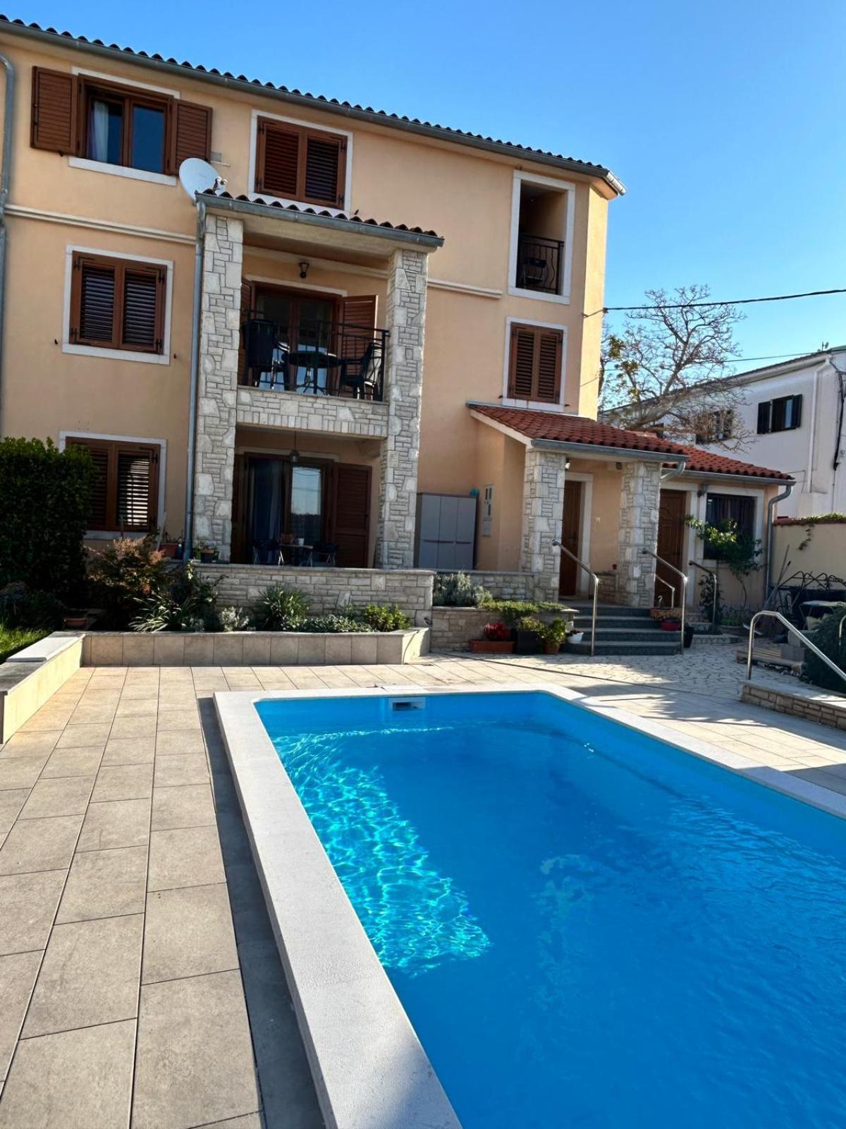 Villa Krasa Sea View Apartmants With Pool Ližnjan Zewnętrze zdjęcie