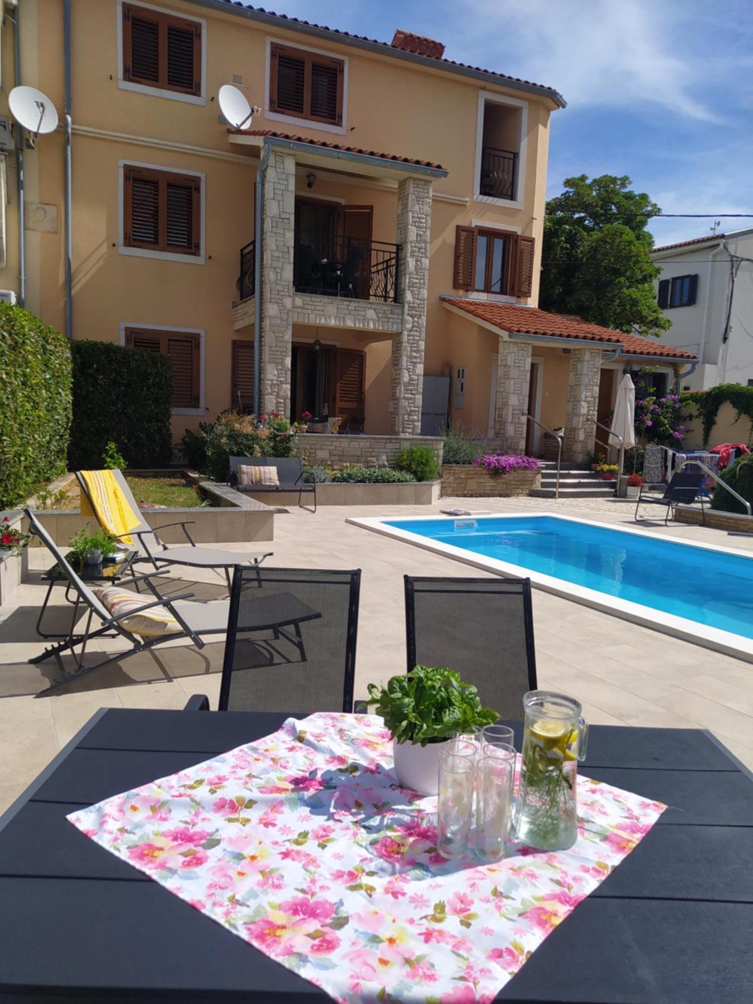 Villa Krasa Sea View Apartmants With Pool Ližnjan Zewnętrze zdjęcie